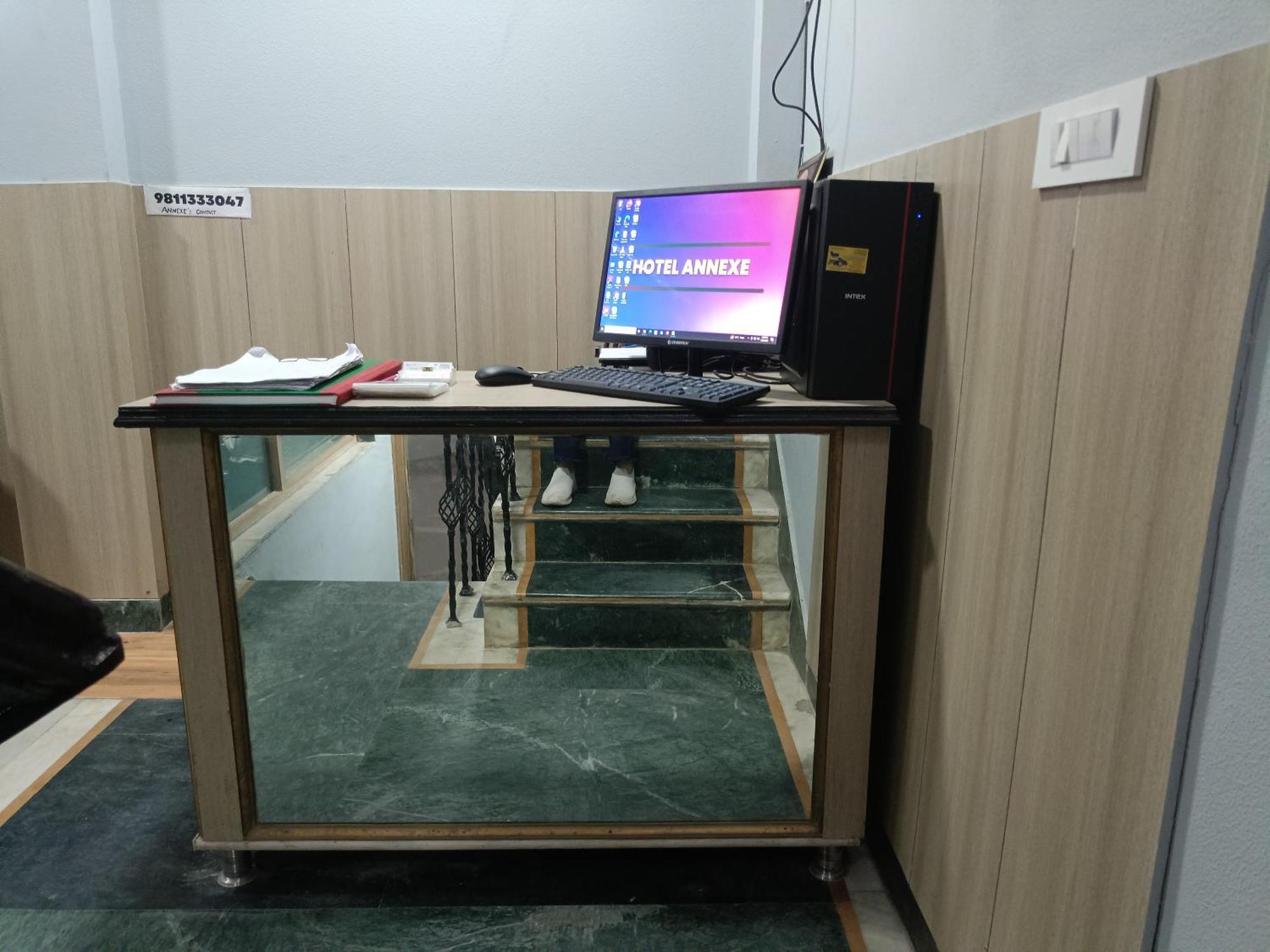 Airport Hotel Annexe 뉴델리 외부 사진